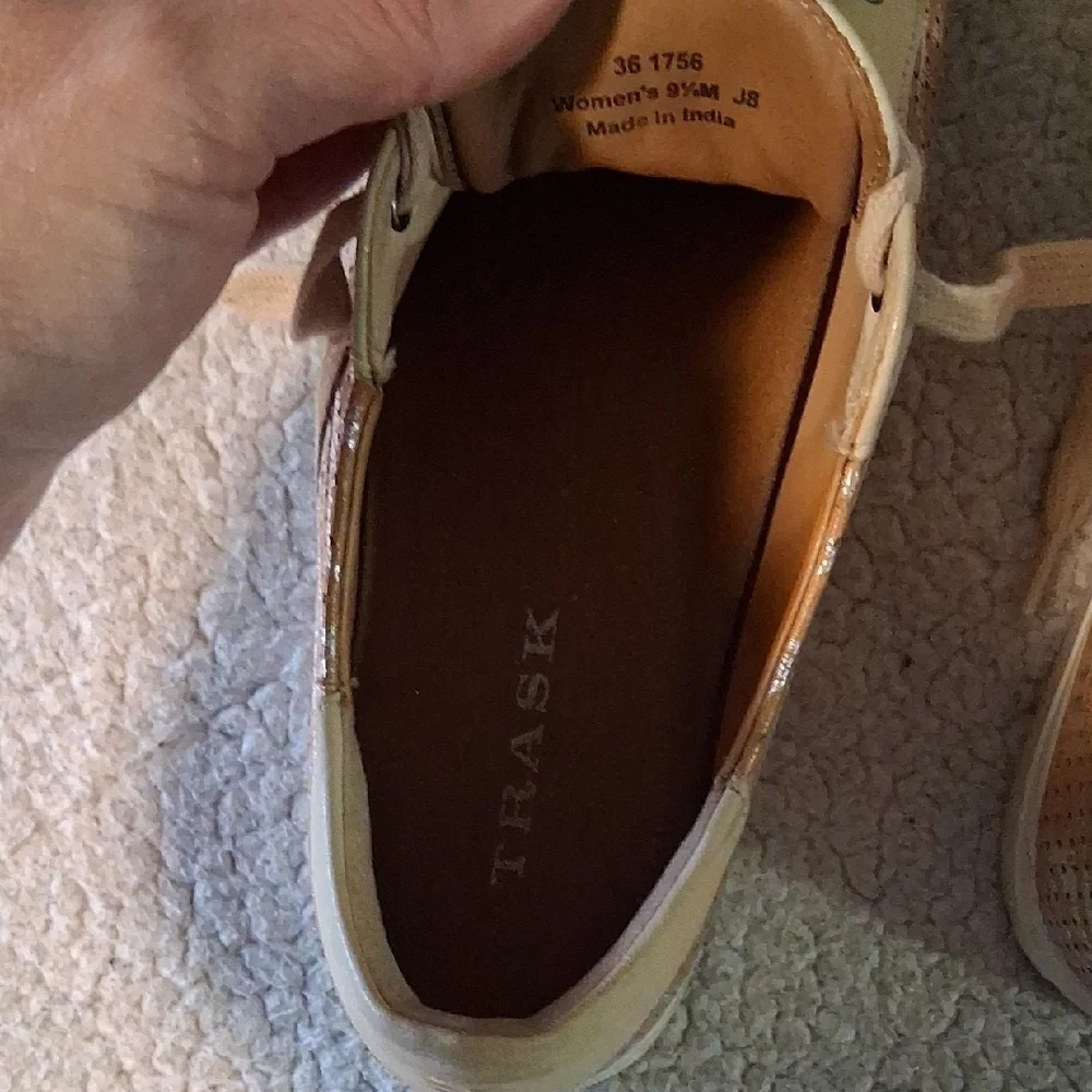Trask Women's Cream & Silver Metallic Lace-Up Sneakers 9.5